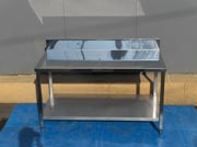 Stol s rubom i policom - inox